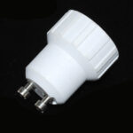 Adapter svetilke iz GU10 na E14 standard
